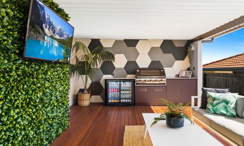 garden styled tv wall