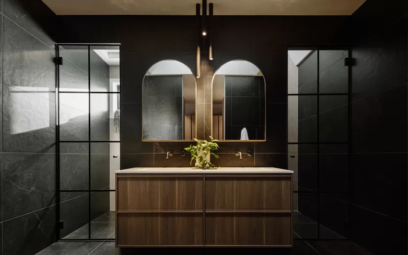 Lavish Morada Bathroom 2