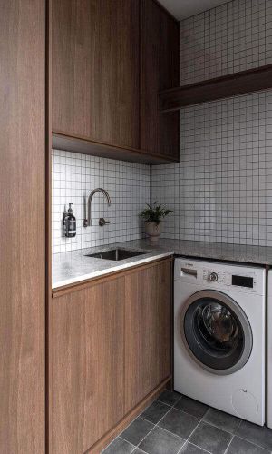 keira laundry with white tiles