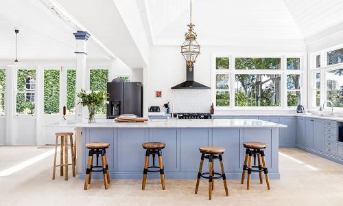 Dining Counter in Kitchen