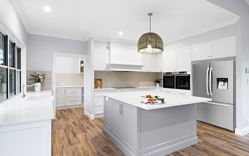 Kitchen with middle counter