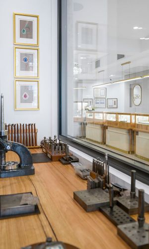 Jeweler Maker Table