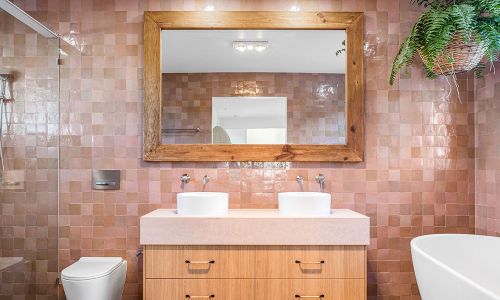 Washroom with Comfort Room