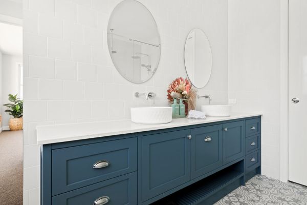 Trafalgar house ensuite bathroom in white and blue green colour