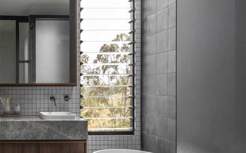 Keira Bathroom with High Window