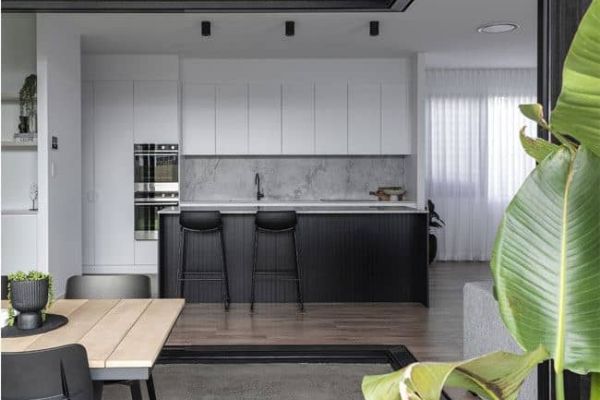 Moncrieff Kitchen with Black Furnitures